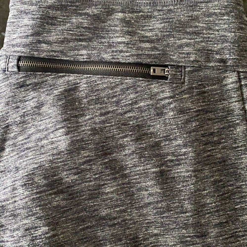 athleta grey joggers with pockets - Picture 3 of 5